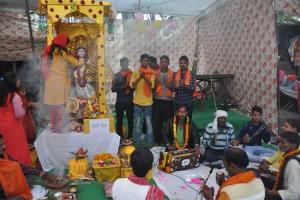 रामपुर में धूमधाम से मनाई बसंत पंचमी, स्कूलों में सांस्कृतिक कार्यक्रम, मंदिरों में हुई पूजा-अर्चना