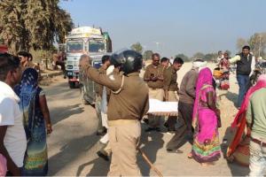 मीरजापुर: वाहन की चपेट में आकर मजदूर की मौत, ग्रामीणों ने हाईवे किया जाम