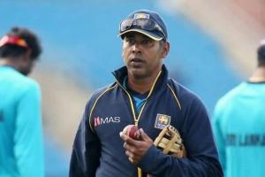 चमिंडा वास और श्रीलंका क्रिकेट का विवाद सुलझा, इस्तीफा वापस