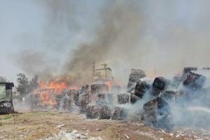 काशीपुर: पेपर मिल में आग लगने से करोड़ों का रॉ मैटैरियल खाक