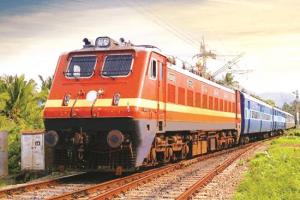 श्रमिकों को घर पहुंचाने के लिए चलेंगी स्पेशल ट्रेन, लखनऊ होकर गुजरेगी दिल्ली से दरभंगा, सीतामढ़ी की ट्रेनें