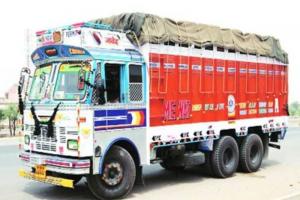 बरेली: 60 लाख का कपड़ा और साड़ियां गायब, ट्रक चालक भी लापता