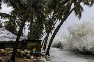 कोरोना से जूझते इंसानों पर कुदरत की मार… केरल में बारिश से भारी तबाही, रेड अलर्ट जारी