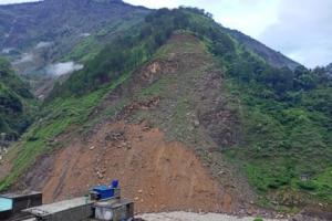 हल्द्वानी: भारतीय सीमा पर तेजी से अतिक्रमण कर रहे नेपाल का मकसद क्या है? नदी में पीलर और दीवार बनाने का नया मामला…