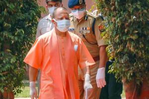 उत्तर प्रदेश सरकार में फेरबदल की हलचल, अचानक दो दिनी दौरे पर दिल्ली पहुंचे मुख्यमंत्री योगी