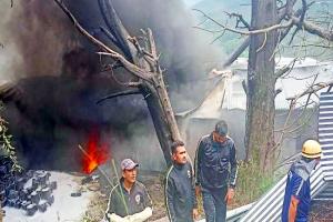 अल्मोड़ा: आग से स्वाहा हुई लीसा फैक्ट्री 