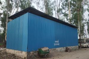 बरेली: आईटीआर फैक्ट्री की जमीन पर बना दिया शौचालय व डलावघर
