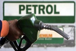 ईंधन की बढ़ती कीमतों पर बयानबाजी ने पकड़ी रफ्तार, तृणमूल कांग्रेस ने कहा- कहां छुपे हुए हैं प्रधानमंत्री?