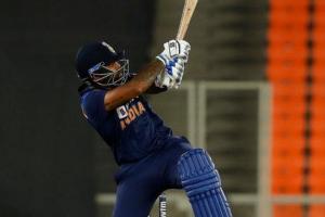 India vs Sri Lanka 2nd ODI: दीपक चाहर ने नाबाद अर्धशतक ठोक श्रीलंका के जबड़े से छीन ली जीत