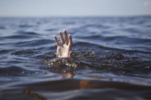 रामपुर: लालपुर में कोसी नदी पार करता किशोर डूबा, मौत