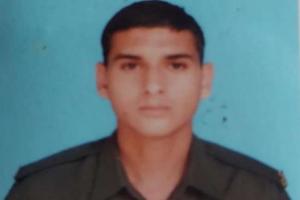 Jammu and Kashmir: पुंछ LOC के पास बारूदी सुरंग में विस्फोट, एक जवान शहीद