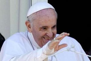 सर्जरी के दो सप्ताह बाद वेटिकन लौटे पोप फ्रांसिस, खिड़की से श्रद्धालुओं को दिया आशीर्वाद
