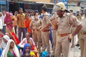 कानपुर: बिजली का करंट लगने से मजदूर की मौत, परिजनों ने किया रोड जाम