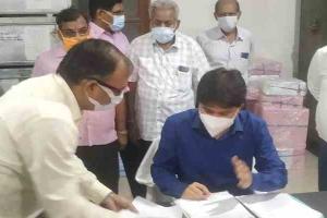 गोरखपुर: नवागत डीएम विजय किरण ने ग्रहण किया कार्यभार, अधिकारियों को दिए निर्देश