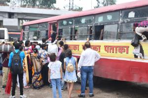 बरेली: आज रोडवेज बसों में मुफ्त यात्रा करेंगी महिलाएं, एक दिन पहले हुई परेशानी
