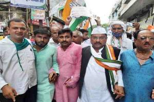 गोरखपुर: सरकार की जनविरोधि नीतियों के खिलाफ कांग्रेस ने निकाली पदयात्रा