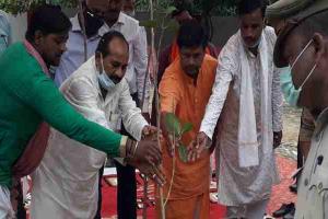 सीतापुर: वन मंत्री का बड़ा बयान, कहा- प्रदेश के विकास की डोर एक कर्म योगी के हाथ में