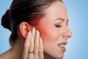 बरसात के दिनों में रहें सावधान, फंगल इंफेक्शन पहुंचा सकता है आपके कानों को नुकसान