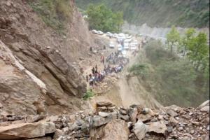 अल्मोड़ा: भूस्खलन के कारण चीन सीमा को जोडने वाले तीन मार्ग बंद 