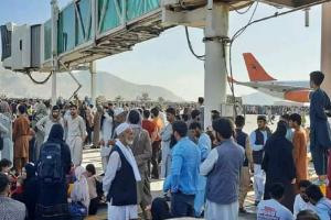 Kabul Airport पर हालात खराब, अफरा-तफरी में 7 अफगान नागरिकों की मौत