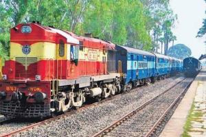 मुरादाबाद: दिल्ली से लखनऊ के बीच बढ़ेगी ट्रेनों की स्पीड, मंडल में रिकार्ड 400 किलोमीटर बदली गई पटरी