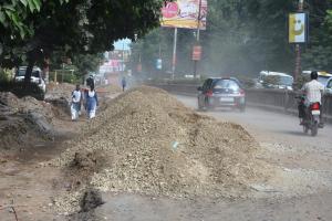 बरेली: बारिश थमने के साथ रोड चौड़ीकरण और मरम्मत के काम शुरू