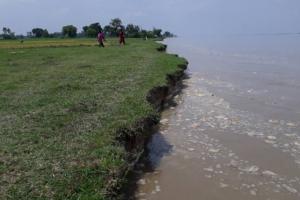 सीतापुर: घाघरा और शारदा नदियों ने फिर शुरू किया कटान, कई घर नदी में समाए