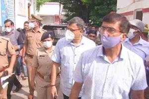 लखनऊ: डीजीपी ने हजरतगंज कोतवाली का किया औचक निरीक्षण, थाना प्रभारी पर गिरी गाज