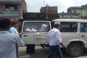कुशीनगर: एंटी करप्शन टीम ने लेखपाल को घूस लेते रंगे हाथ किया गिरफ्तार, वीडियो वायरल