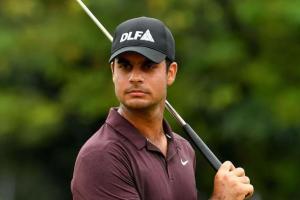गोल्फर शुभंकर ने दो ईगल जमाए, दूसरे दौर के बाद संयुक्त नौवें स्थान पर