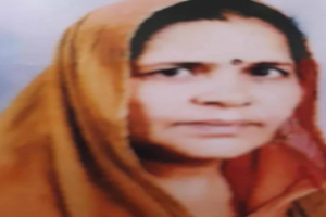 शामली: बंदरों के आतंक से BJP नेता की पत्नी की मौत, दूसरी मंजिल से गिरीं सुषमा चौहान