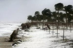 टेक्सास में दस्तक देने से पहले मजबूत हुआ तूफान ‘निकोलस’, मेक्सिको के तटीय क्षेत्रों में बाढ़ का खतरा