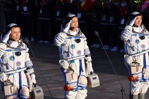 पूरा हुआ चीनी का सबसे लंबा स्पेस मिशन सफर, 90 दिन बाद पृथ्वी पर लौटे चीनी अंतरिक्ष यात्री
