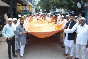 बरेली: सोनिया गांधी की चादर दरगाह आला हजरत पर की गई पेश