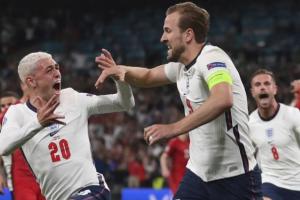 डेनमार्क और इंग्लैंड की विश्व कप फुटबॉल क्वालीफाईंग में आसान जीत