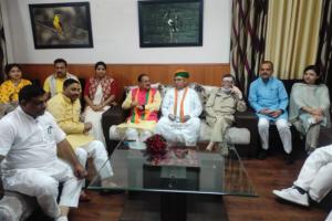 बरेली: अर्जुन मेघवाल ने विधानसभा चुनाव को लेकर वरिष्ठ कार्यकर्ताओं के साथ की बैठक