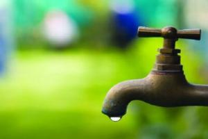 हल्द्वानी: जल निगम ने बिछाई पाइप लाइन लेकिन जल संस्थान नहीं दे पा रहा पानी