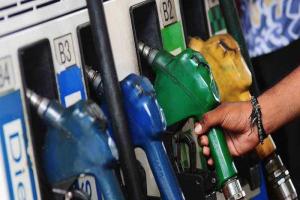 Petrol-Diesel Price: दो दिनों की शांति के बाद फिर बढ़े पेट्रोल और डीजल के दाम