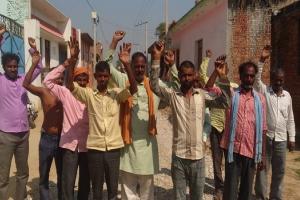 संभल : सैदपुर इम्मा गांव में वायरल बुखार का कहर, इलाज नहीं मिलने पर ग्रामीणों का प्रदर्शन