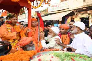 गोरखपुर: सामाजिक समरसता की मिसाल है गोरक्षपीठ की विजयादशमी शोभायात्रा