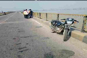 बाराबंकी: युवक लापता, घाघरा घाट पुल पर लावारिश मिली बाइक