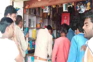 अयोध्या: मोबाइल शॉप से चोरों ने उड़ाया लाखों का माल