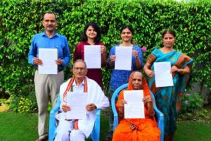 हल्द्वानी के मिश्र परिवार ने पेश की मिसाल, परिवार के छह सदस्यों ने एम्स दिल्ली को सौंपा अंगदान का शपथ पत्र