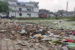 रायबरेली: इंदिरा नगर में गंदगी का अंबार, सफाई कर्मियों की मनमानी से मोहल्ले के हाल बेहाल