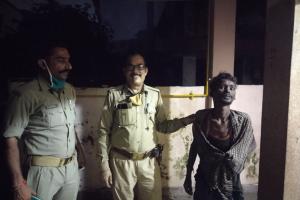 बरेली: पीआरवी के जवानों ने पुराने खंडहर मकान में फंसे युवक को बाहर निकाला