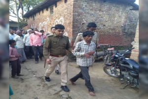 कुशीनगर: शराबी पति ने कुल्हाड़ी से काटा पत्नी का गला, पुलिस ने लिया हिरासत में…