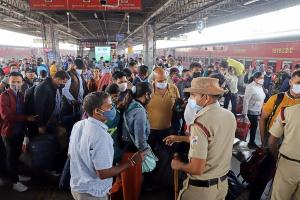 मेरठ समेत नौ रेलवे स्टेशनों को बम से उड़ाने की धमकी