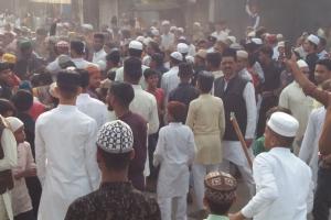 बरेली: वसीम रिजवी के खिलाफ कार्रवाई की मांग को लेकर बाजार बंद