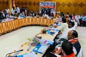 बाराबंकी: मंत्री दारा सिंह चौहान की अध्यक्षता में सम्पन्न हुई जिला योजना समिति की बैठक