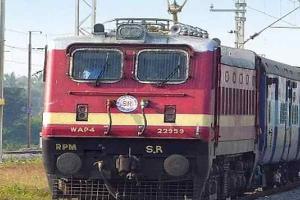 सीतापुर: युवक ने ट्रेन से कट कर दी जान, जानें वजह